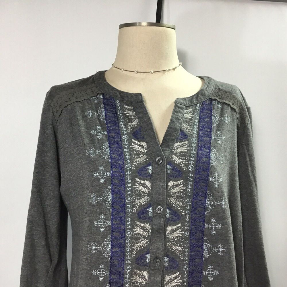 R X B blouse grey blue Womens embroidered Graphics casual ware Shirt Size L